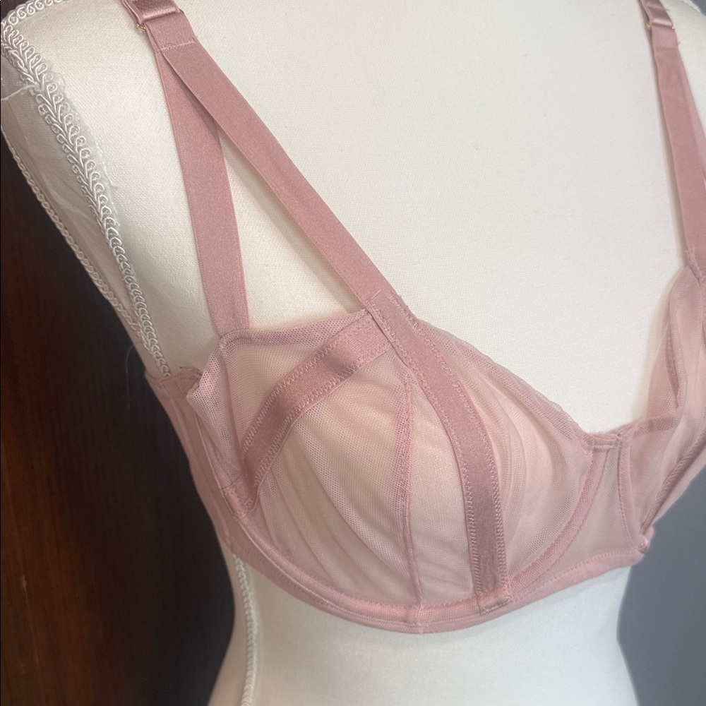Victoria's Secret Blush Pink Bra - Picture 3 of 4